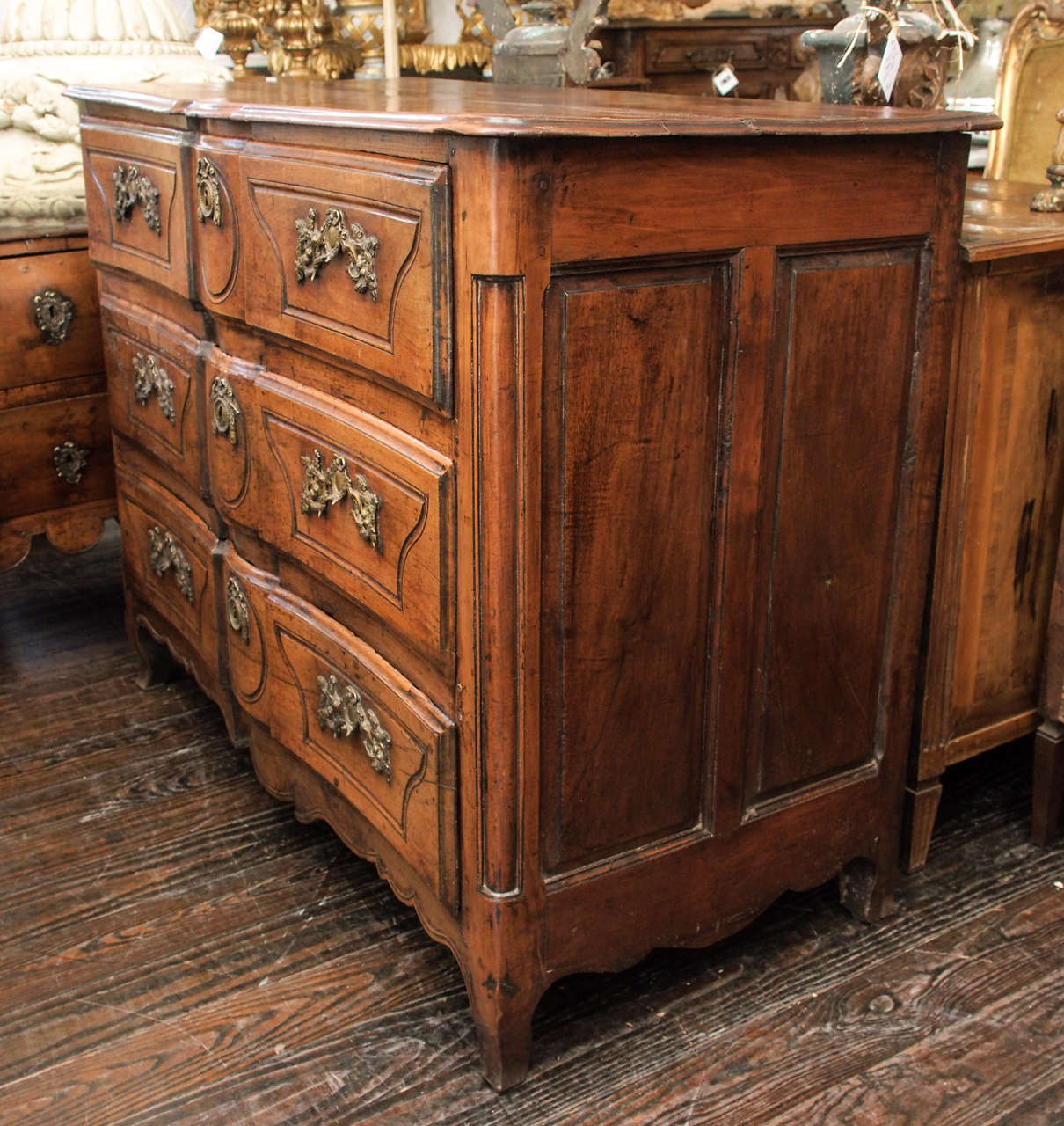 Exceptional Walnut Regence  Commode For Sale 2