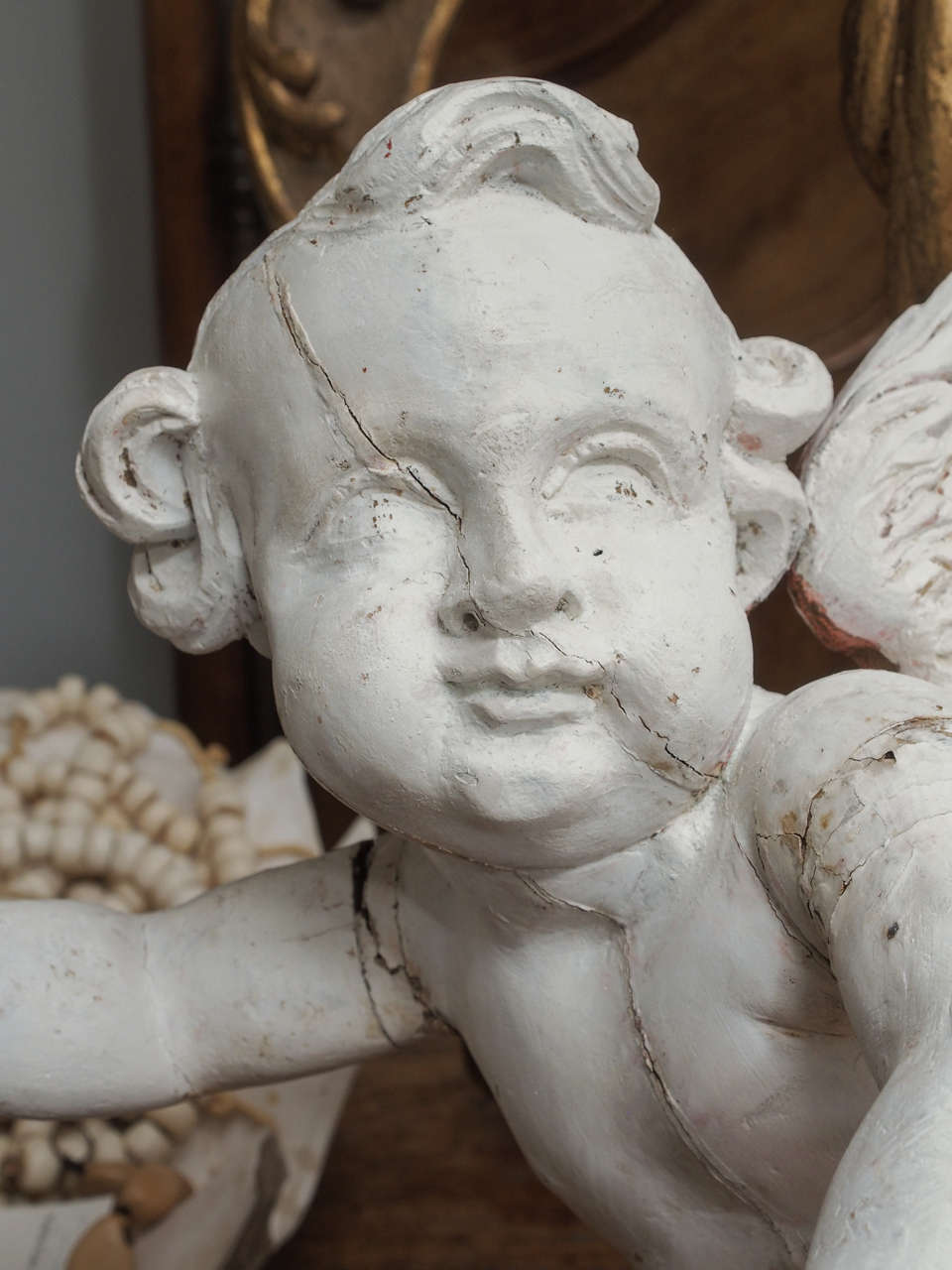 Beautifully Wood-Carved 19th Century Pair of Putti In Good Condition For Sale In New Orleans, LA