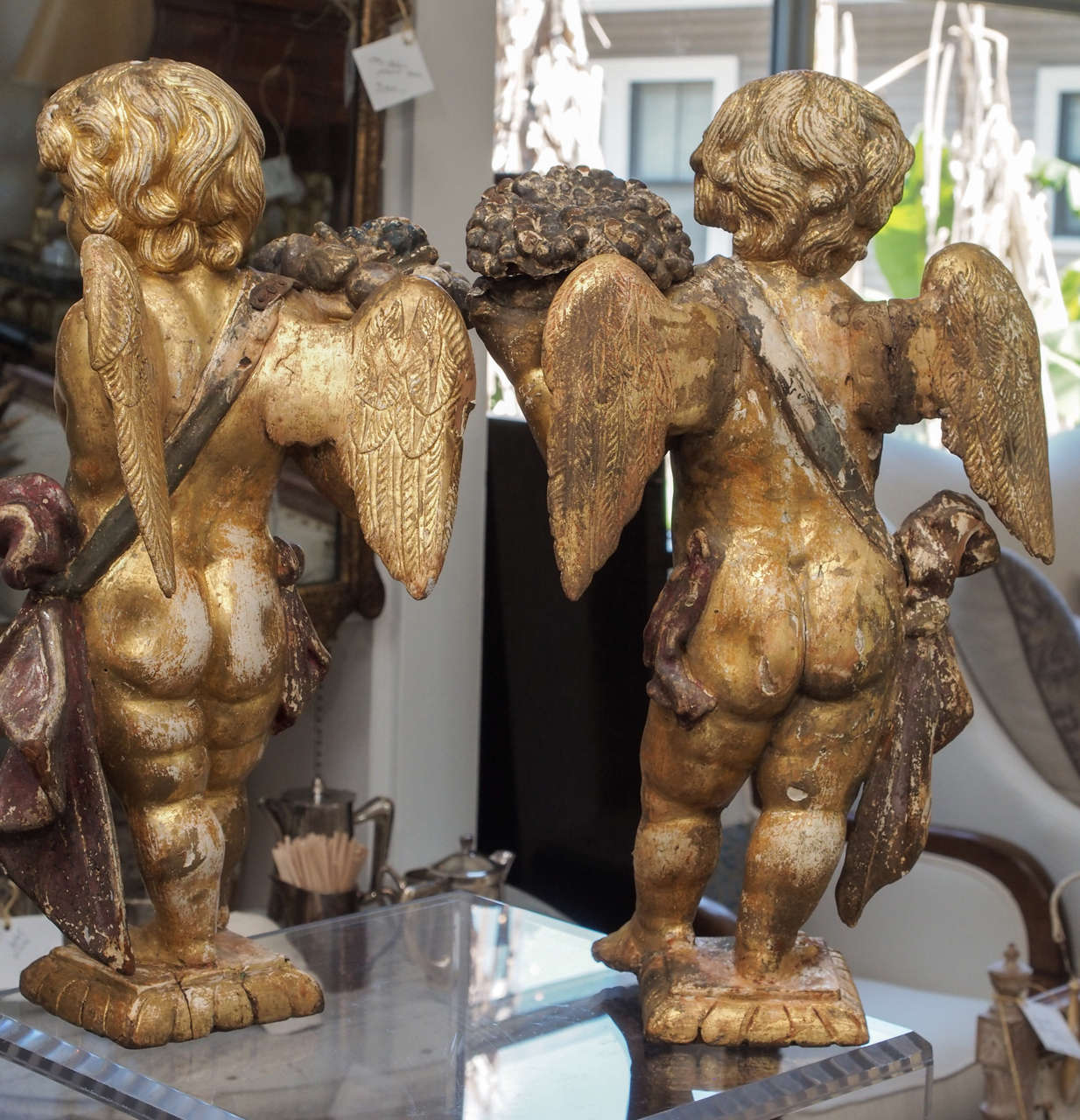 Pair of Italian 18th Century Giltwood and Painted Putti For Sale 5