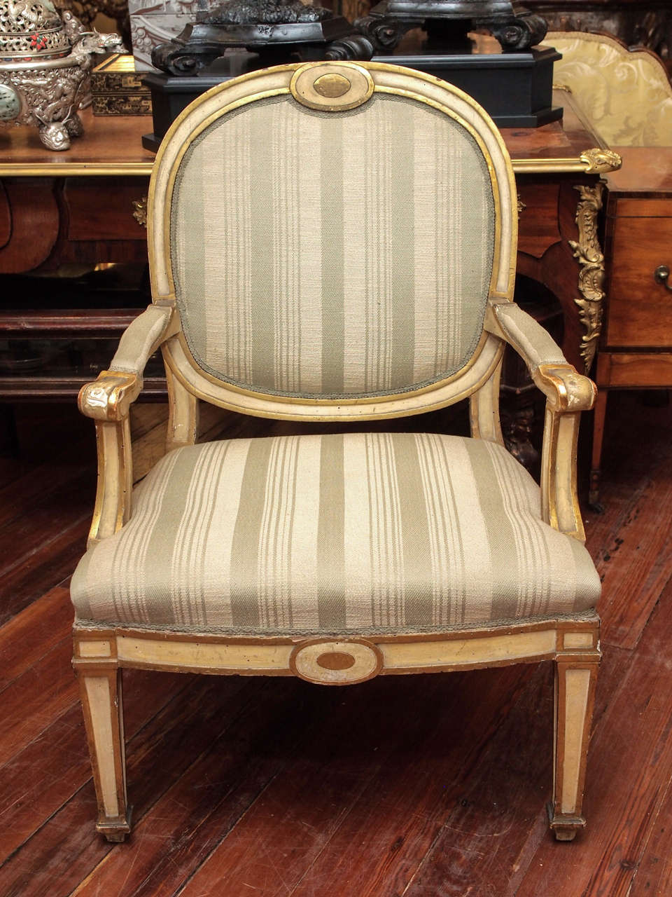 Four Italian Louis XVI Parcel Gilt and Painted Armchairs In Good Condition For Sale In Natchez, MS