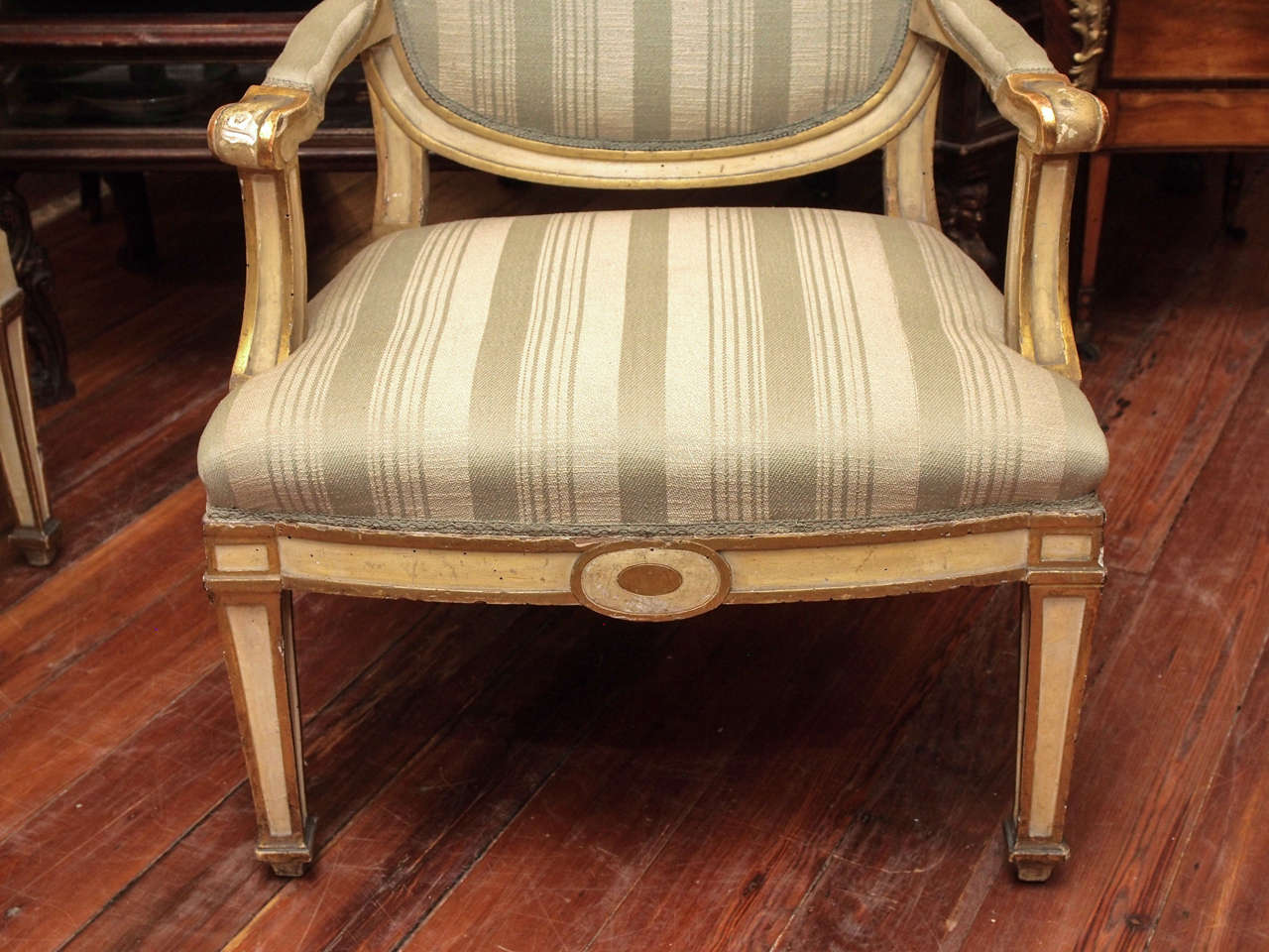 Four Italian Louis XVI Parcel Gilt and Painted Armchairs For Sale 1