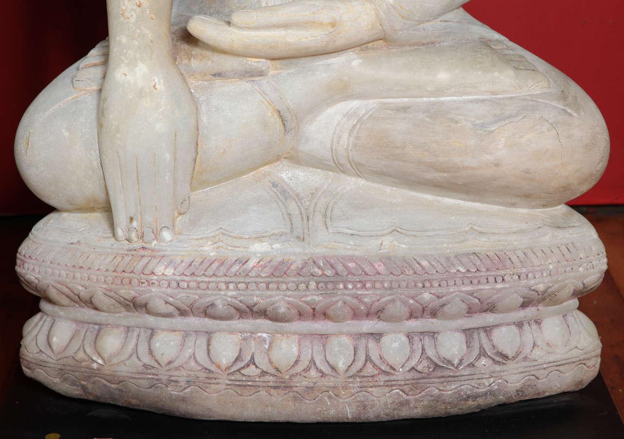 17th or 18th Century Shan Style Hand-Carved Burmese Alabaster Buddha Sculpture In Good Condition In Yonkers, NY