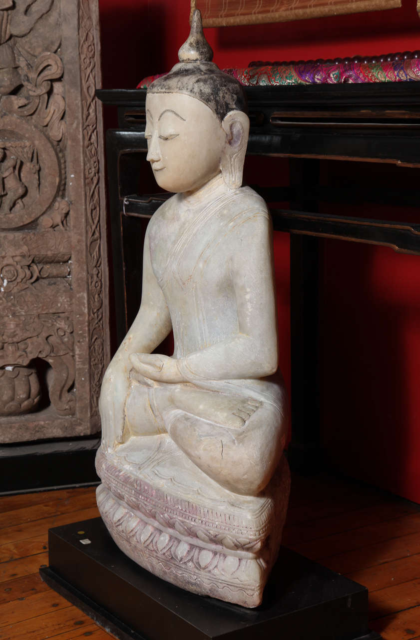 17th or 18th Century Shan Style Hand-Carved Burmese Alabaster Buddha Sculpture 1