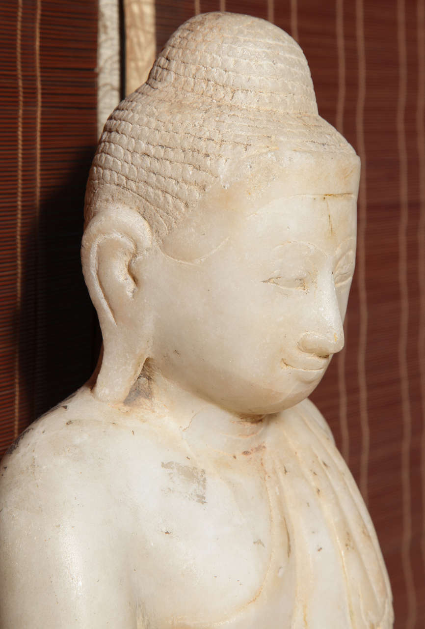 Early 19th Century Mandalay Style Hand-Carved Burmese Alabaster Buddha Sculpture In Good Condition In Yonkers, NY