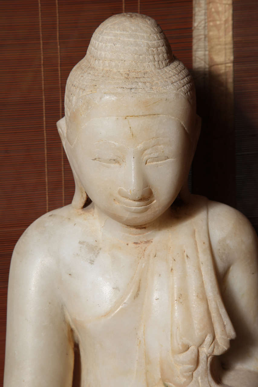 Early 19th Century Mandalay Style Hand-Carved Burmese Alabaster Buddha Sculpture 3