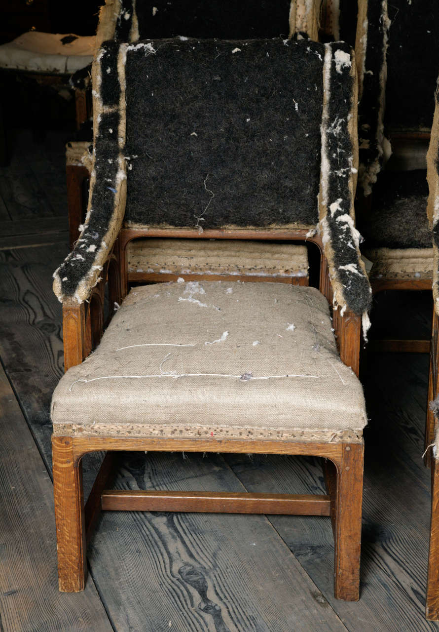 Set di 12 sedie da biblioteca a braccio aperto in rovere gotico revival