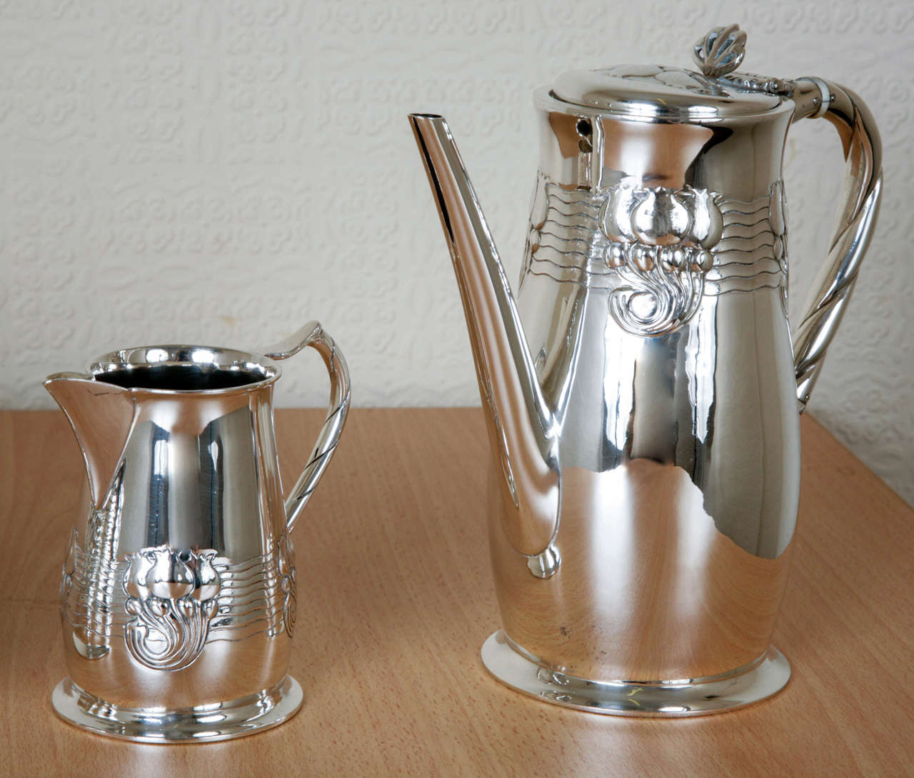 Art Nouveau Sterling Silver Tea and Coffee Service In Excellent Condition In London, GB