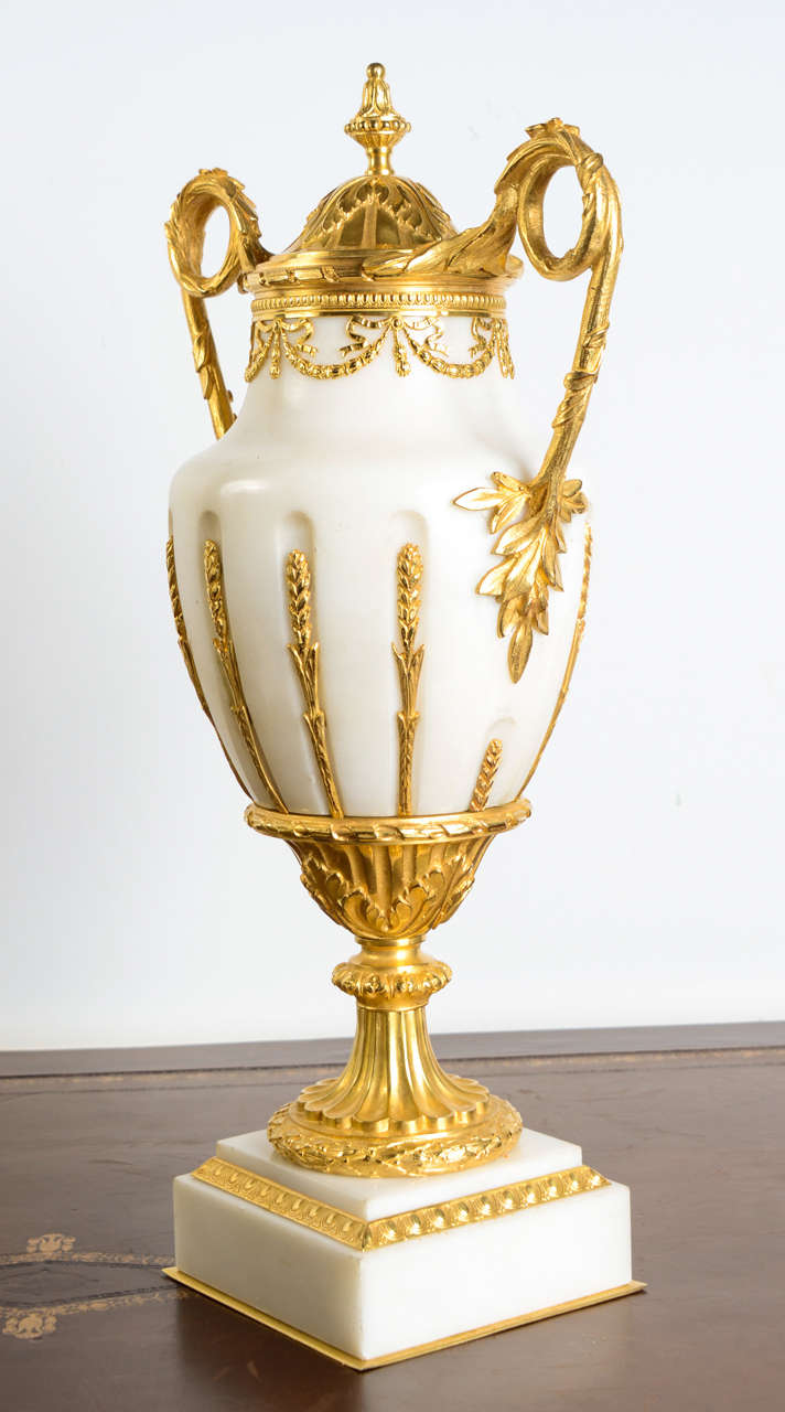 Louis XVI Gorgeous pair of white onyx and bronze Urns For Sale