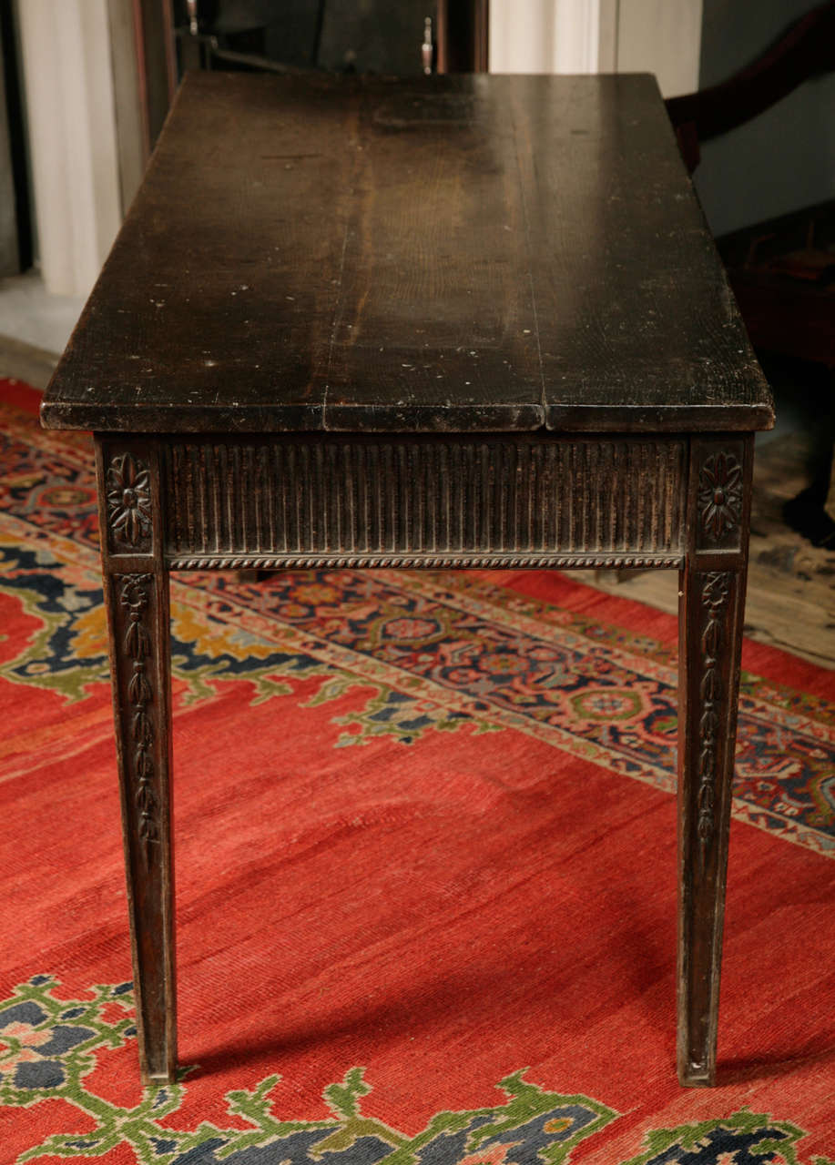 English Late 18th Century Side Table In Good Condition In London, GB