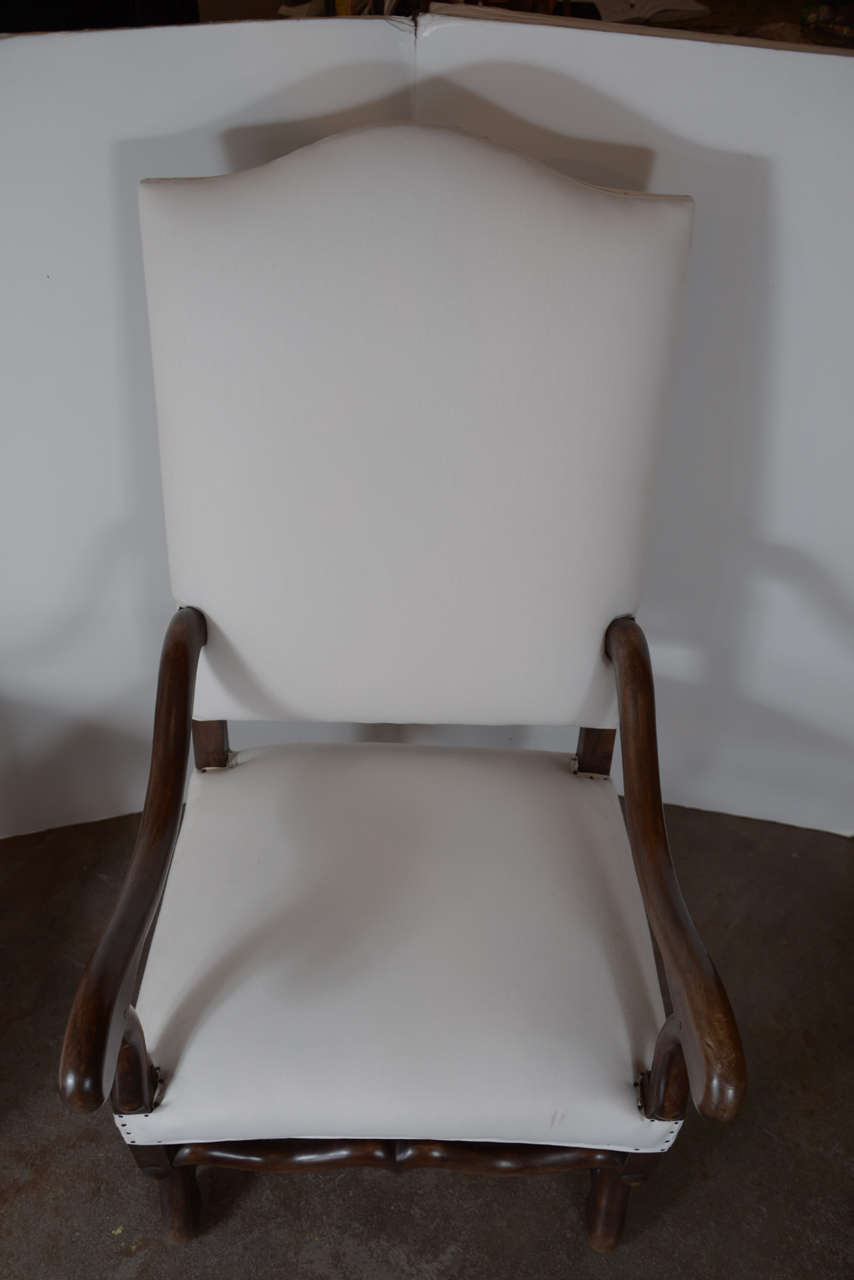 Os De Mouton-Stuhl aus dem 18. Jahrhundert (Stoff) im Angebot