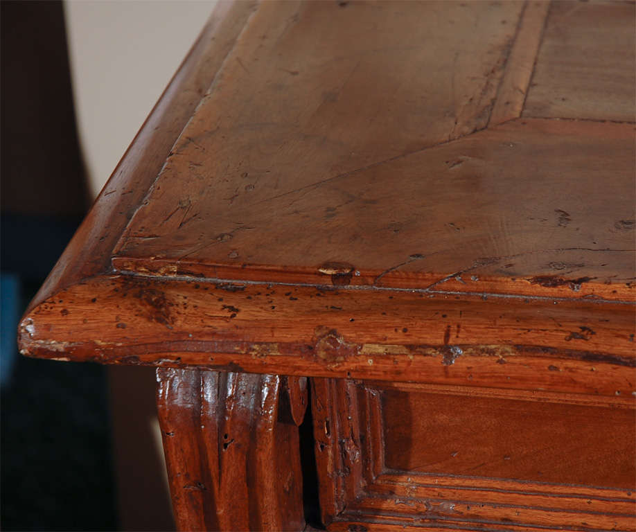 Early 19th Century Four-Drawer Genovese Commode In Good Condition In Newport Beach, CA