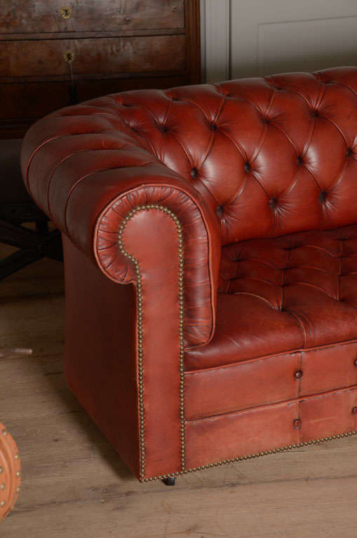 20th Century Set of 2 Leather Chesterfield Sofas