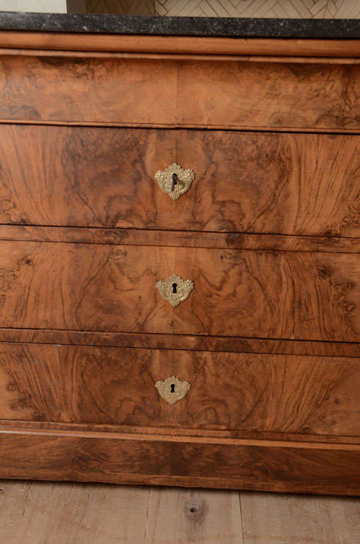 Empire period chest of drawers in walnut with marble top 3