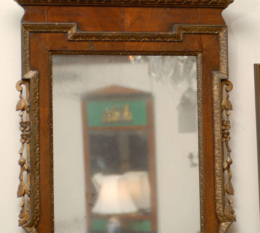 Georgian Style Walnut and Gilt Mirror with Eagle Crest and Swan Neck Pediment In Good Condition In Atlanta, GA