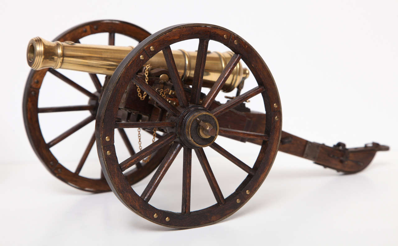 A Pair of Edwardian Mahogany and Brass Model Cannons In Excellent Condition In New York, NY