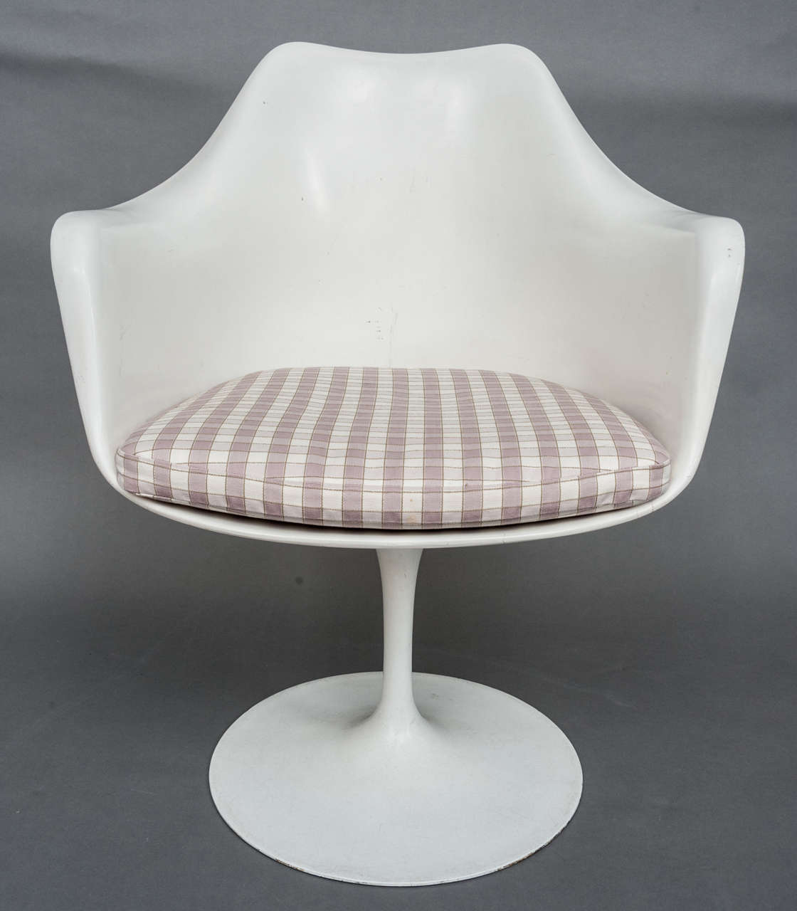 A set of eight Tulip Dining Chairs, designed by Eero Saarinen for Knoll