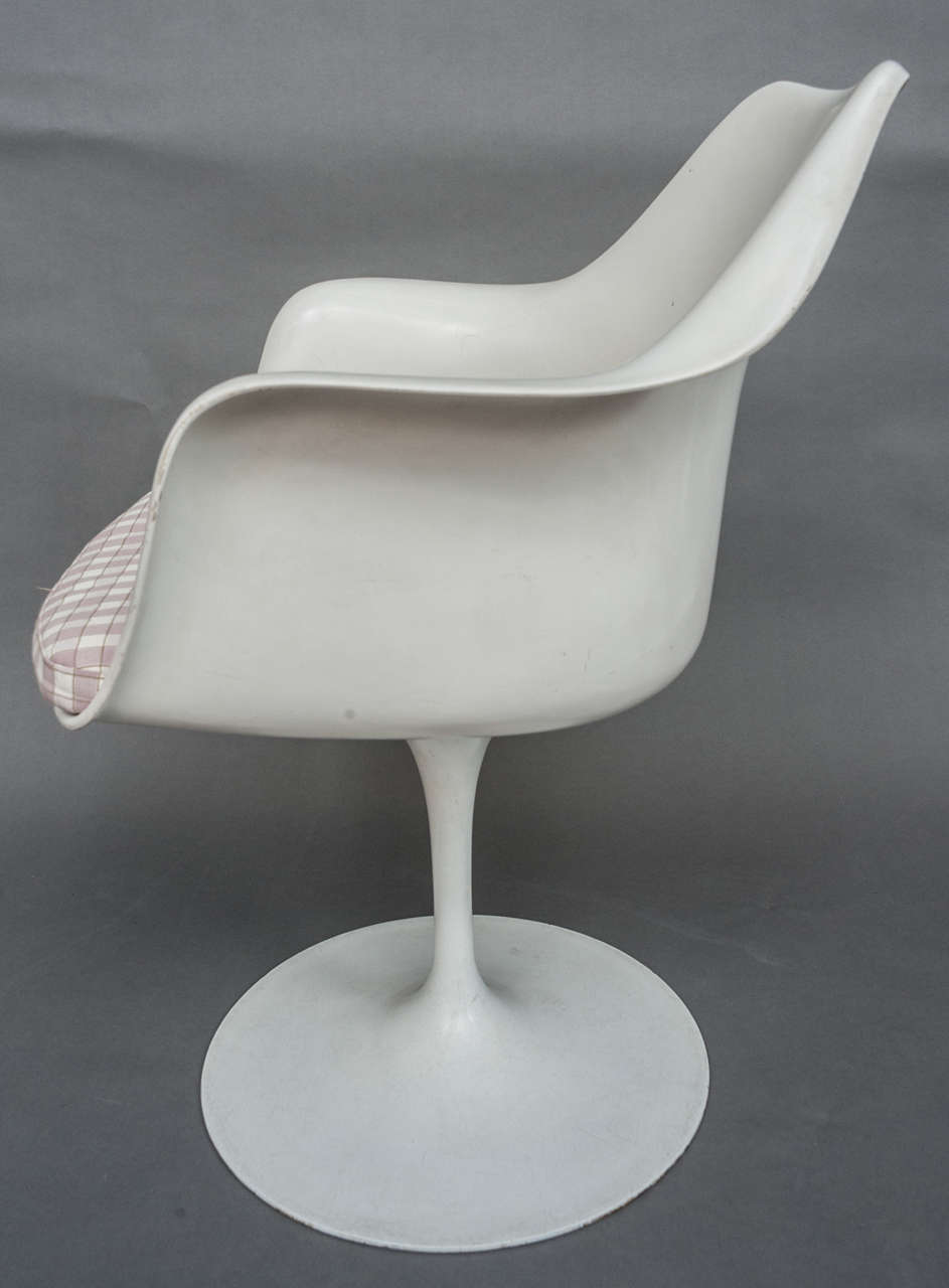 A set of eight Tulip Dining Chairs, designed by Eero Saarinen for Knoll