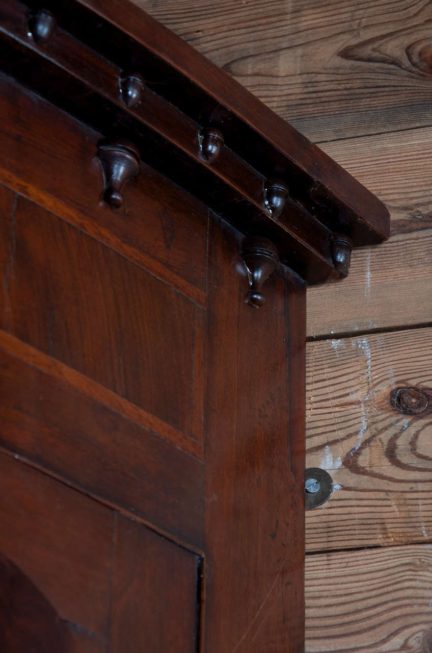 Antique Late 18th Century Georgian Mahogany Corner Cabinet For Sale 3