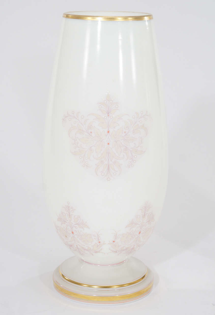 Paar signierte, handbemalte, große weiße Kaminsims-Vasen von Ahne im Angebot 3