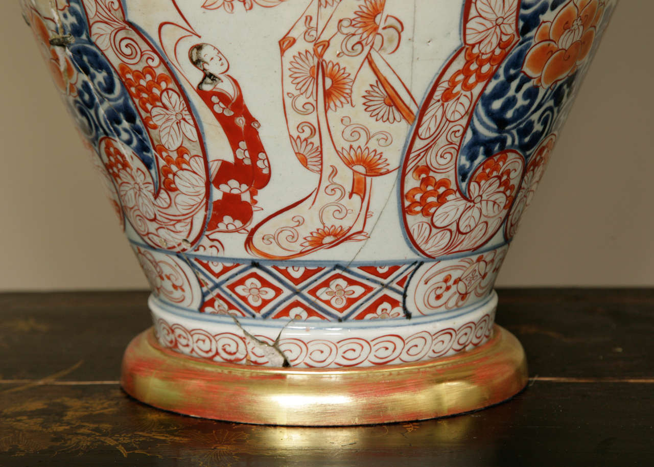Large 17th Century Lamped Japanese Imari Baluster Vase In Distressed Condition In London, GB