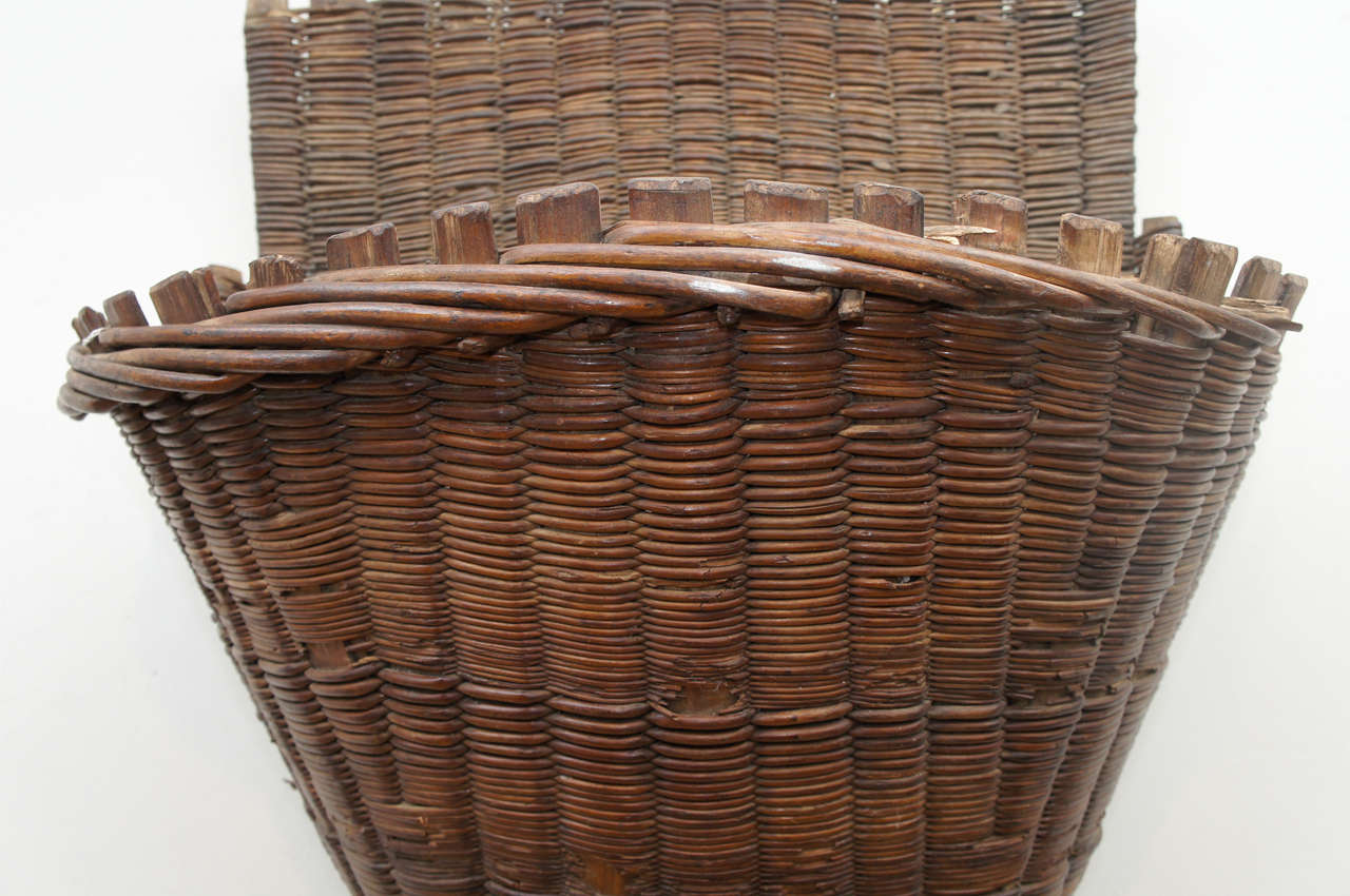 Grape Gathering Basket In Good Condition In Sheffield, MA