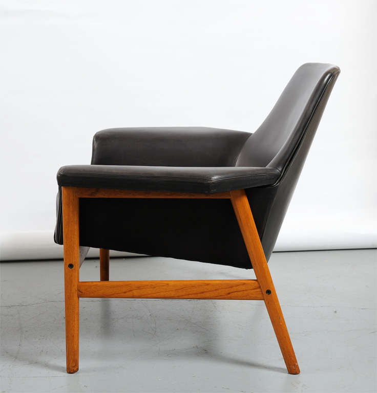 Ib Kofod-Larsen - Lounge Chair 1