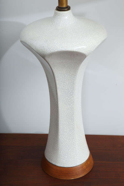Mid-Century Modern Sculptural White Crackle Glaze Table Lamp For Sale