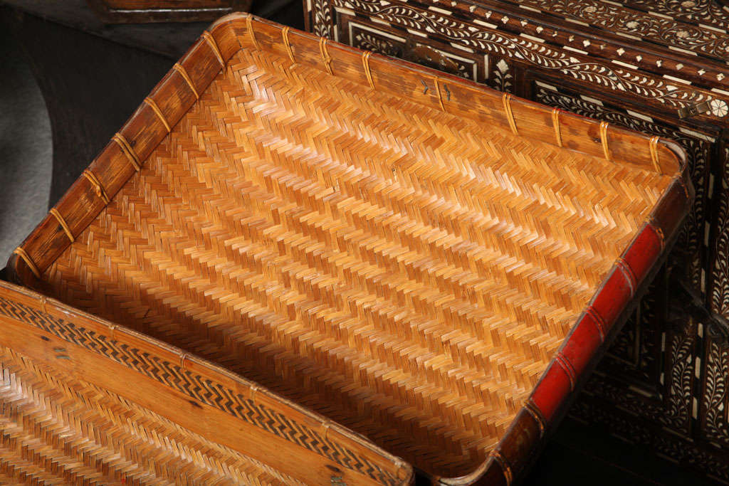 Turn of the Century Chinese Woven Rattan and Bamboo Pillow Basket from Shanghai In Good Condition In Yonkers, NY