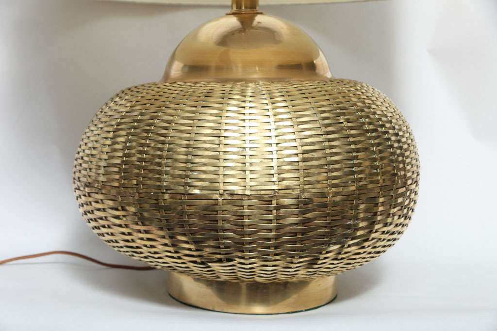 Mid-Century Modern Table Lamp Mid Century Modern brass basket weave 1950's For Sale