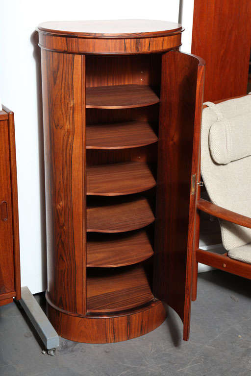 Mid Century Rosewood Cabinet In Excellent Condition In New York, NY