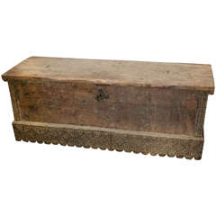Antique 17th Century Chestnut Trunk from Spain
