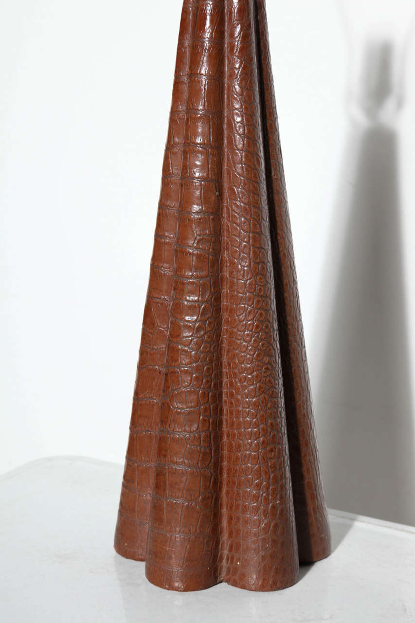 French Paul Dupre-Lafon Style Conical Scalloped Alligator Leather Table Lamp, C. 1940s For Sale