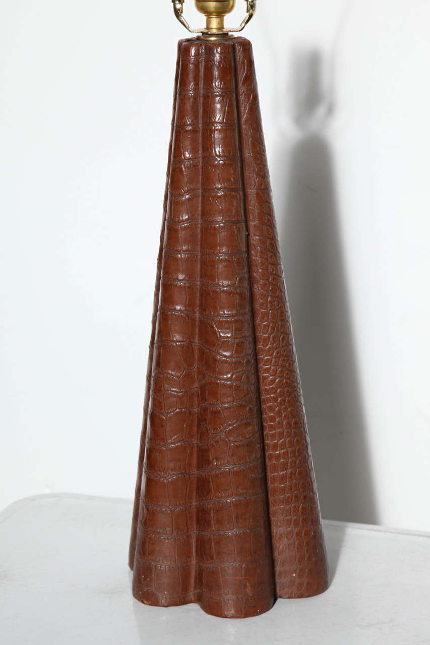 Paul Dupre-Lafon Style Conical Scalloped Alligator Leather Table Lamp, C. 1940s In Good Condition For Sale In Bainbridge, NY