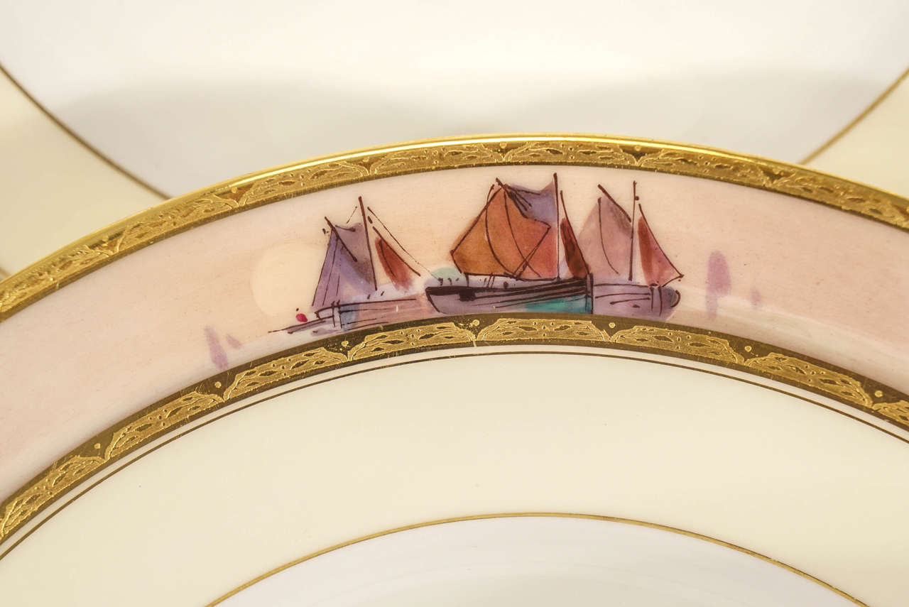 Début du 20ème siècle 12 assiettes plates Minton peintes à la main à motif maritime nautique  Signé J E Dean en vente