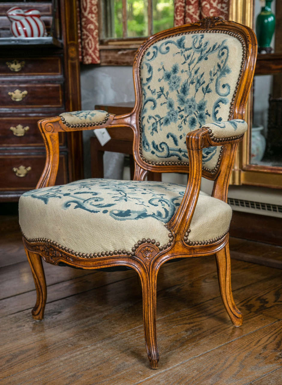 French Pair of Louis XV Style Fauteuil Chairs For Sale
