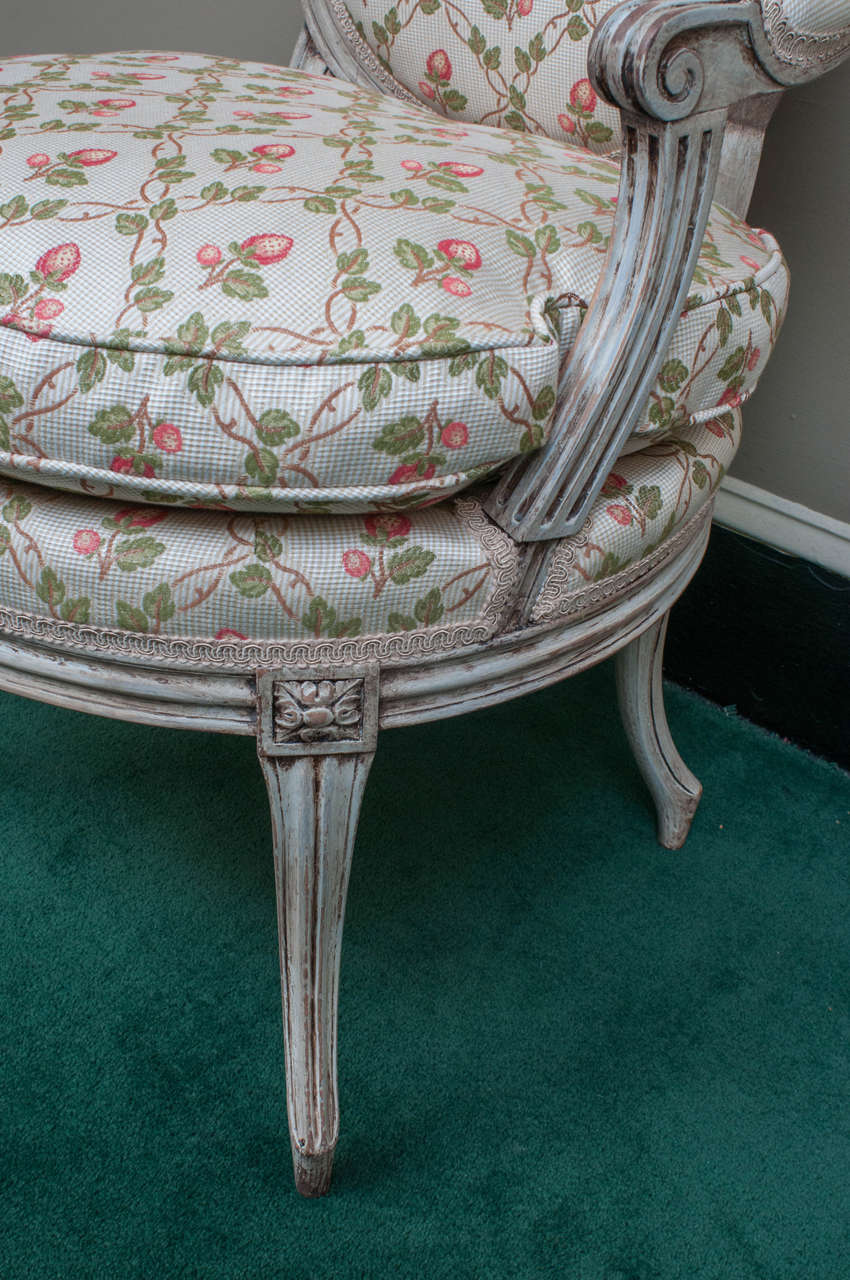 Pair of Louis XVI Style Transitional Painted Fauteuils, France, circa 1880 In Excellent Condition For Sale In Alexandria, VA
