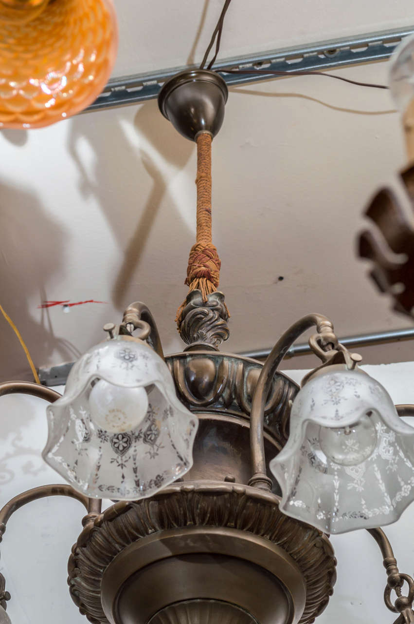 American Eight-Arm Edwardian Period Chandelier with Period Etched Shades 3