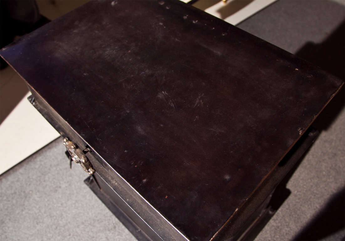 Pair of Vintage Industrial Metal Cabinets In Excellent Condition In Manhasset, NY