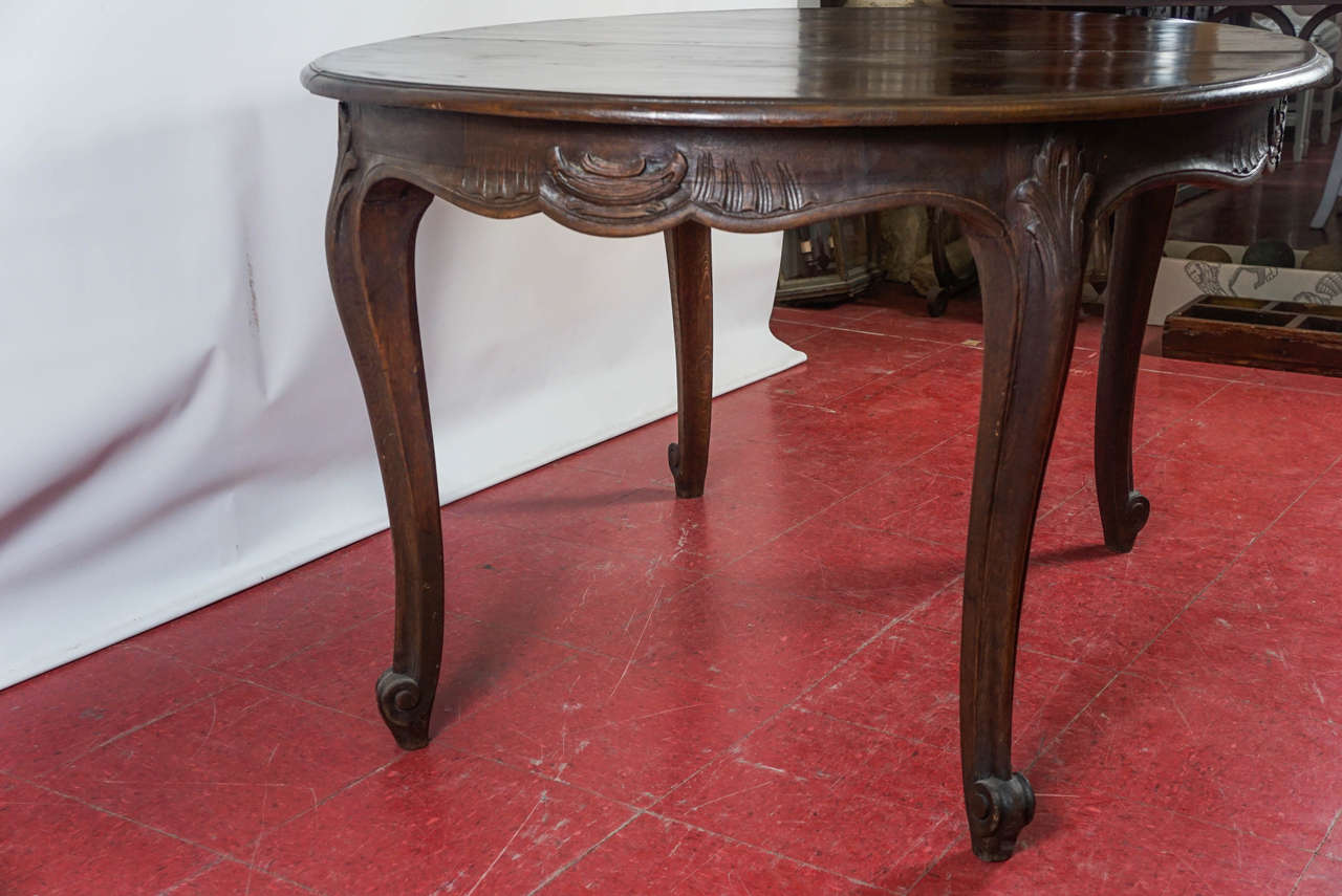 XIXe siècle Table de salle à manger ovale de style Louis XV en vente
