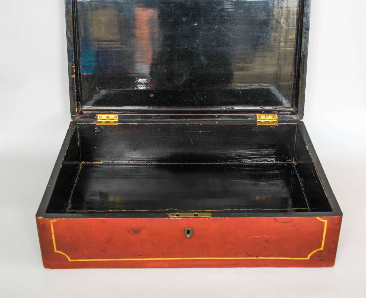Regency Red Lacquer Chinese Export Box, circa 1820