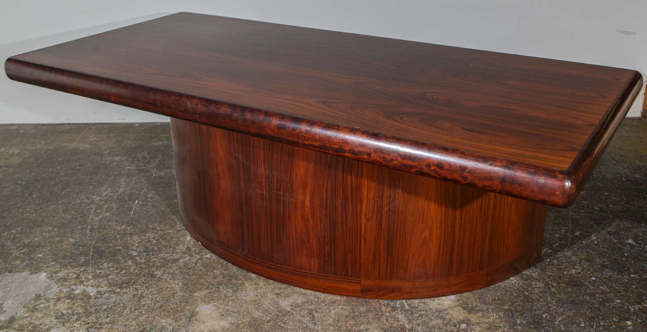 Rosewood Executive Desk by Dyrlund In Good Condition In Dallas, TX