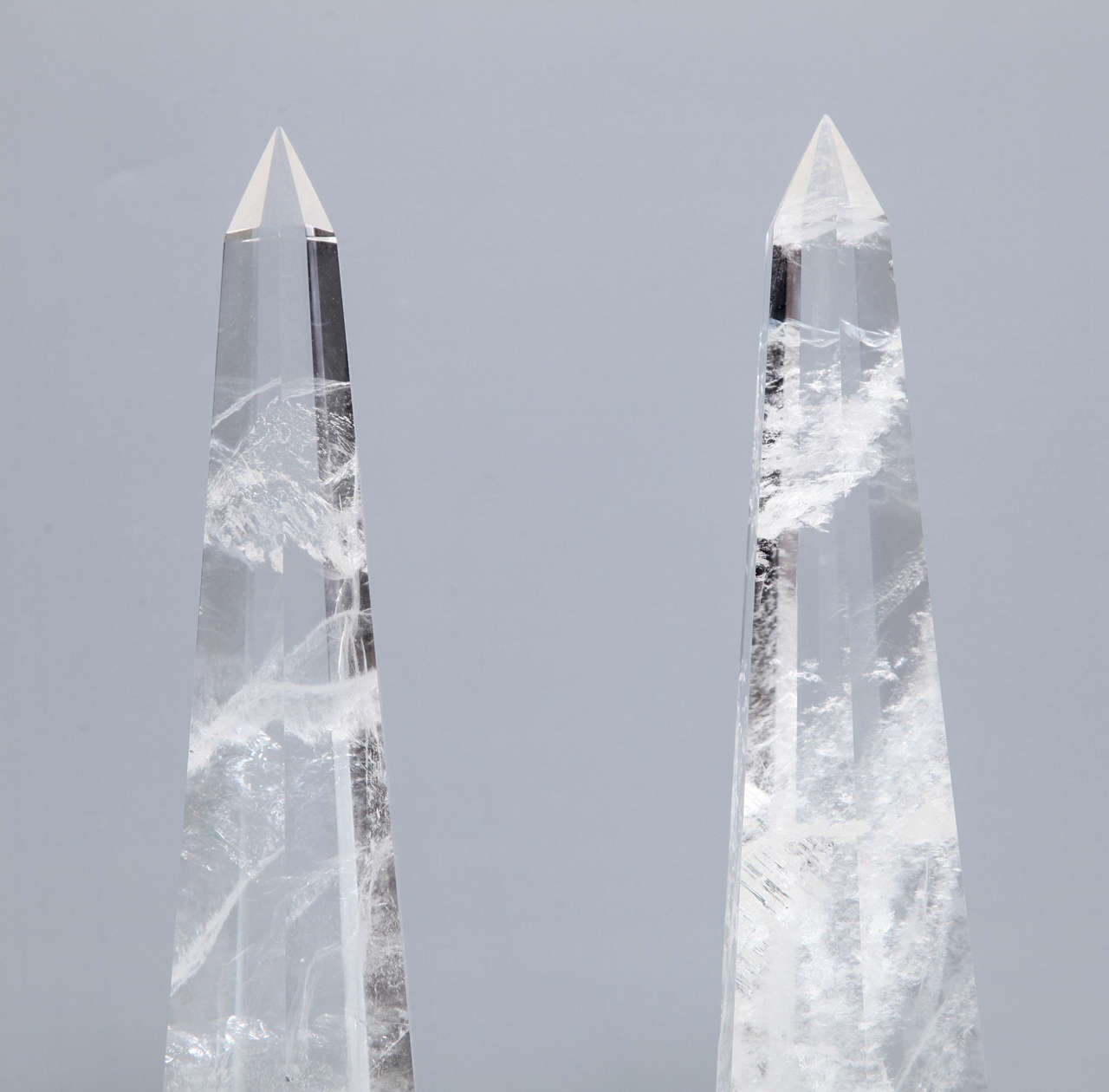 Néoclassique Paire d'obélisques en cristal de roche taillé en vente