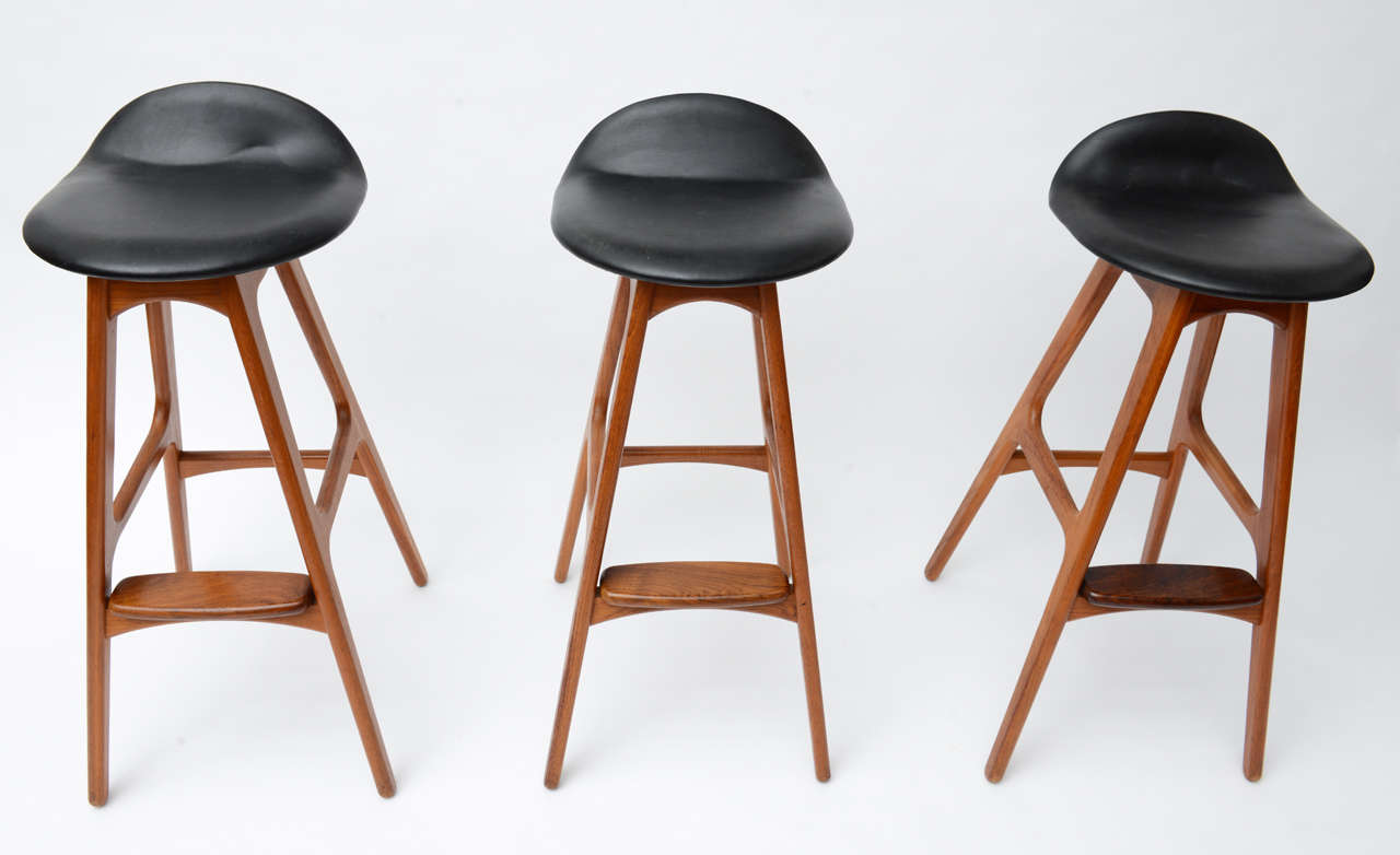 Erik buck bar stools model #OD61
Manufactured by Oddense Maskinsnedkeri A/S
Set of three