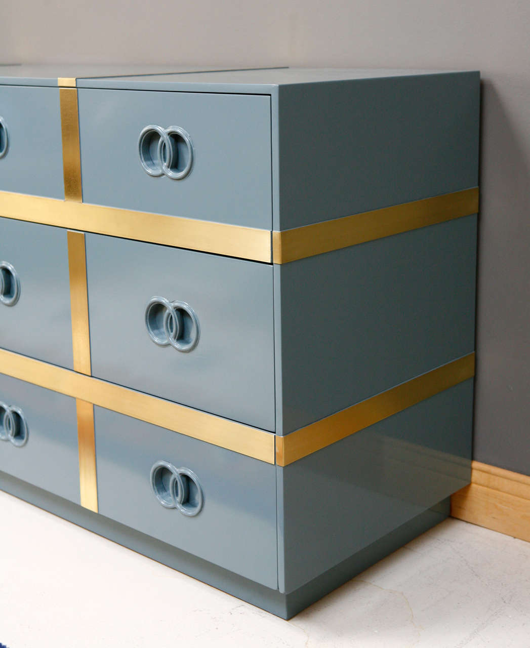 Six Drawer Lacquered Chest with Brass Stripes In Excellent Condition In Los Angeles, CA