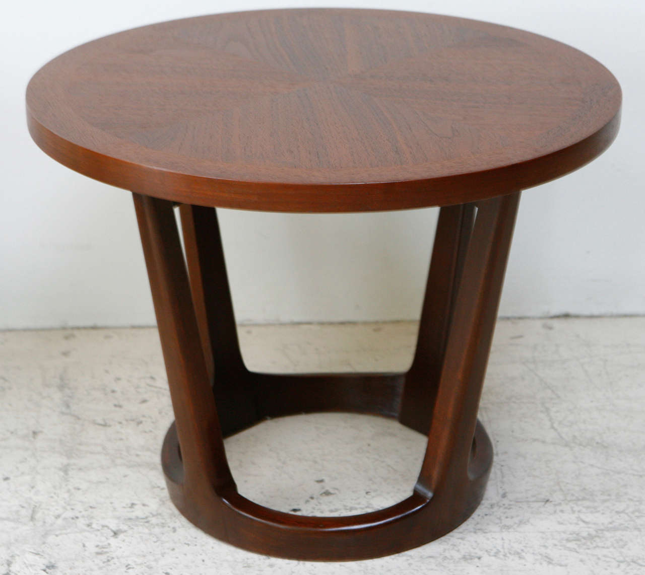 Pair of Round Walnut Chow Tables In Excellent Condition In Los Angeles, CA