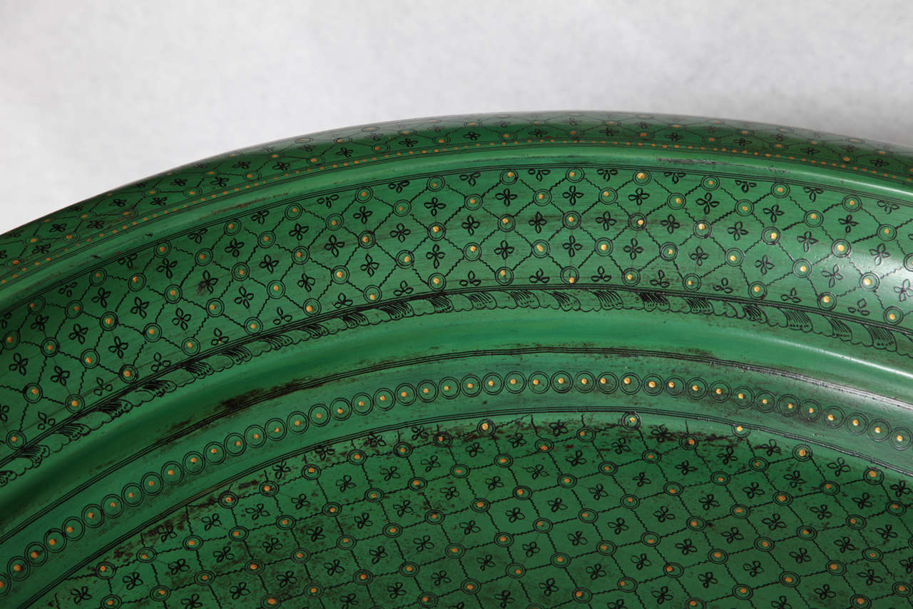 A Green Lacquered Drum Table In Excellent Condition In New York, NY