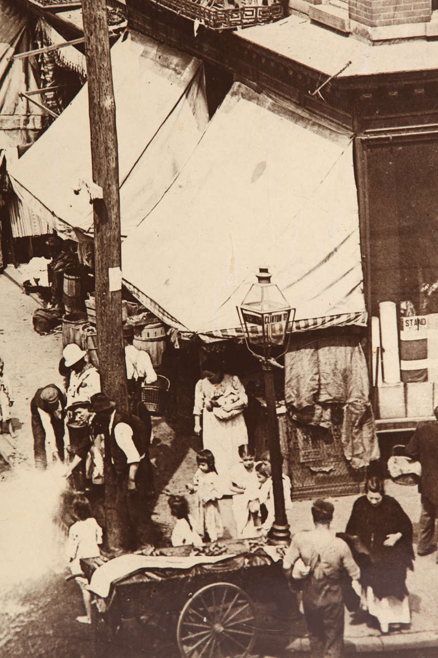 Photograph of Hester Street, Lower East Side, 1901 In Good Condition For Sale In Brooklyn, NY