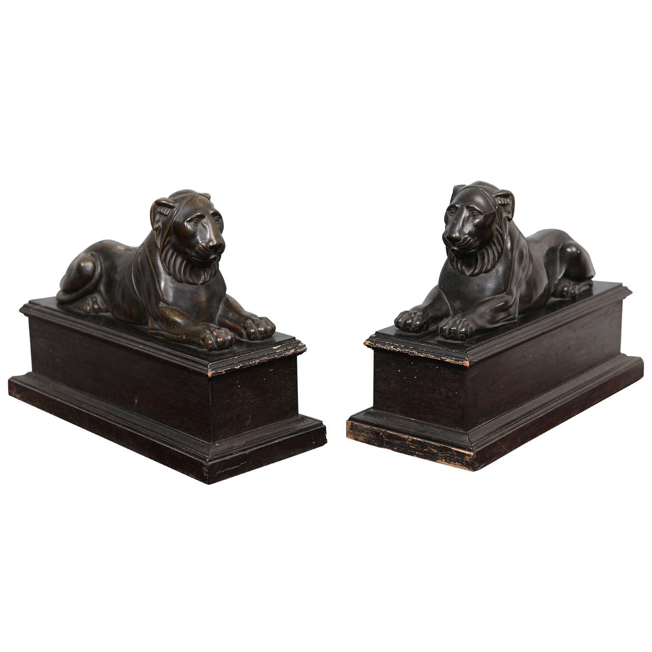Lovely Pair of French Bronze Grand Tour Recumbent Lions For Sale