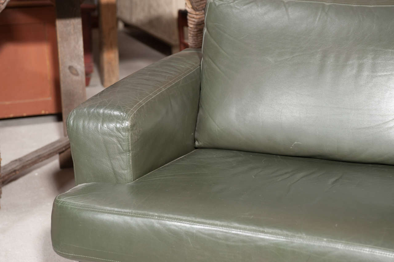 Pair of 20th Century Green Leather Italian Armchairs, Minotti 1