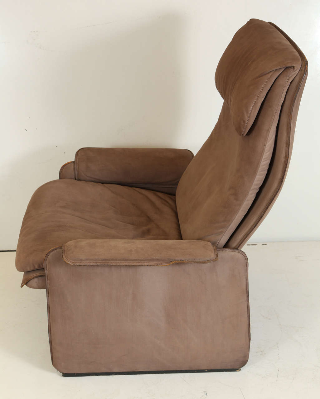 De Sede DS 50 Recliner and Ottoman For Sale 2